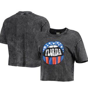 Florida Gators chicka-d Women's Mineral Wash Lips Short 'n Sweet T-Shirt